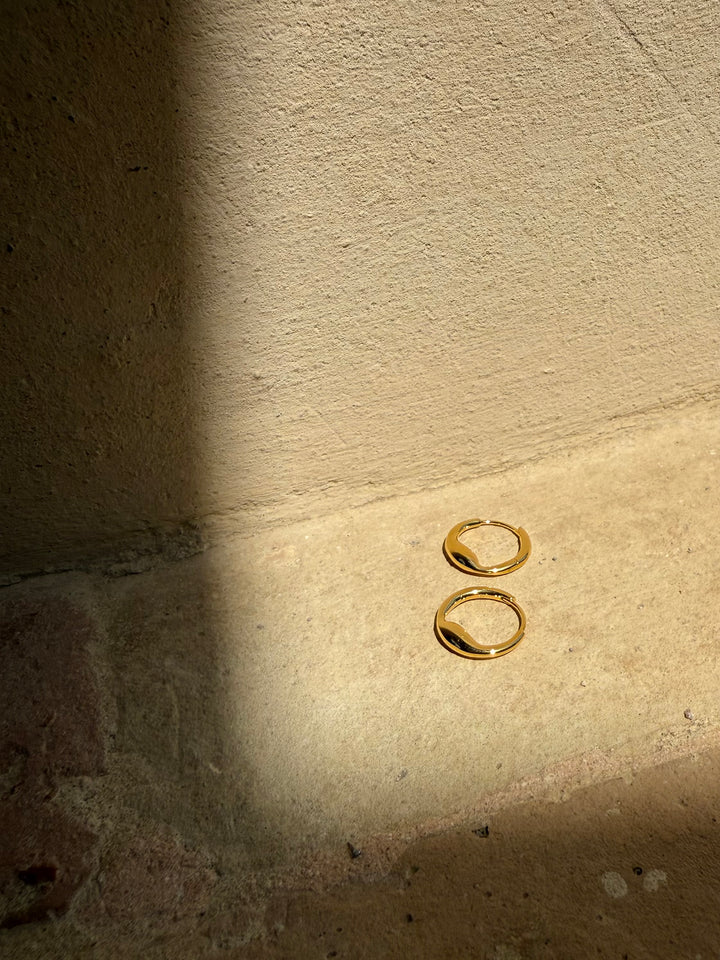 Heritage Minlani Gold Hoop Huggies Earrings