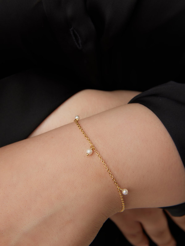 Kendra Pearl Drop Bracelet